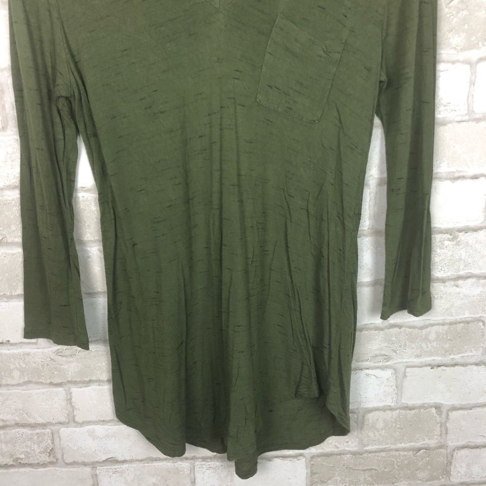 Stitch Fix Papermoon V-neck Top Size S - Picture 3 of 8